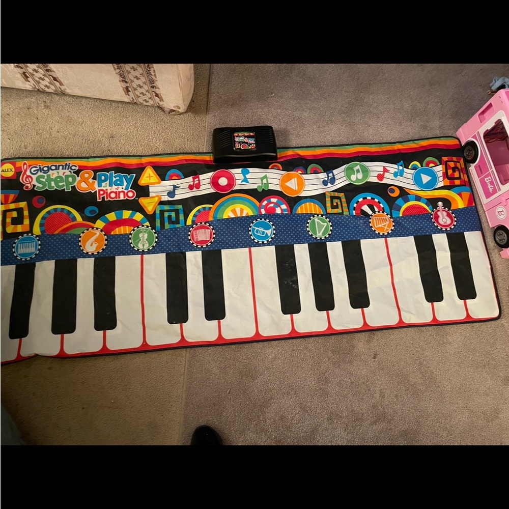 Gigantic Step & Play Piano Mat - Multicolor